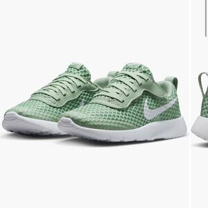 Nike Mint Green Athletic Shoes